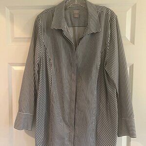 Chico's Size 3 No-iron Tunic w/Pockets